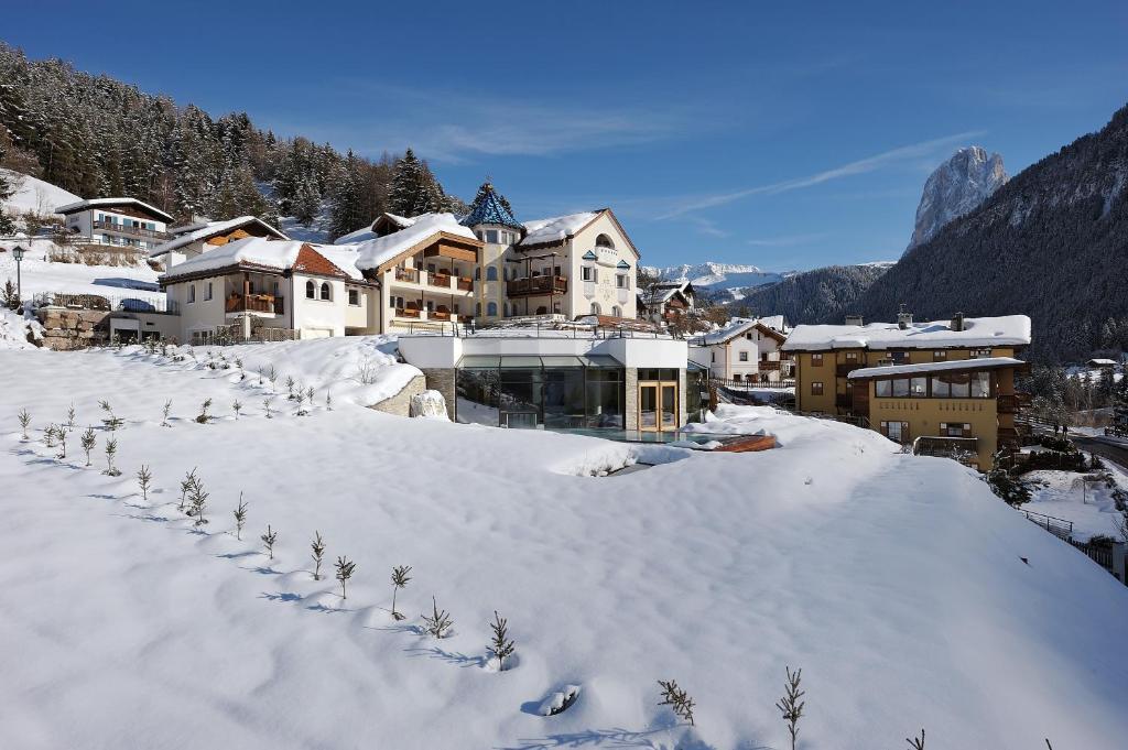 Alpenheim Charming & Spa Hotel Ortisei Exterior photo